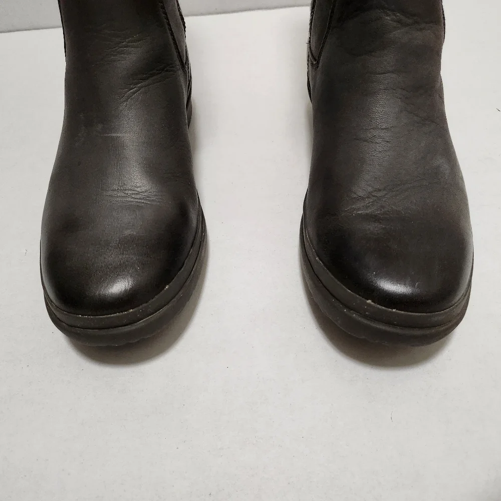UGG Janina Boot